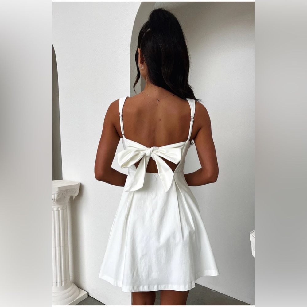 Chic White Sleeveless Mini Dress - Picture 4 of 16